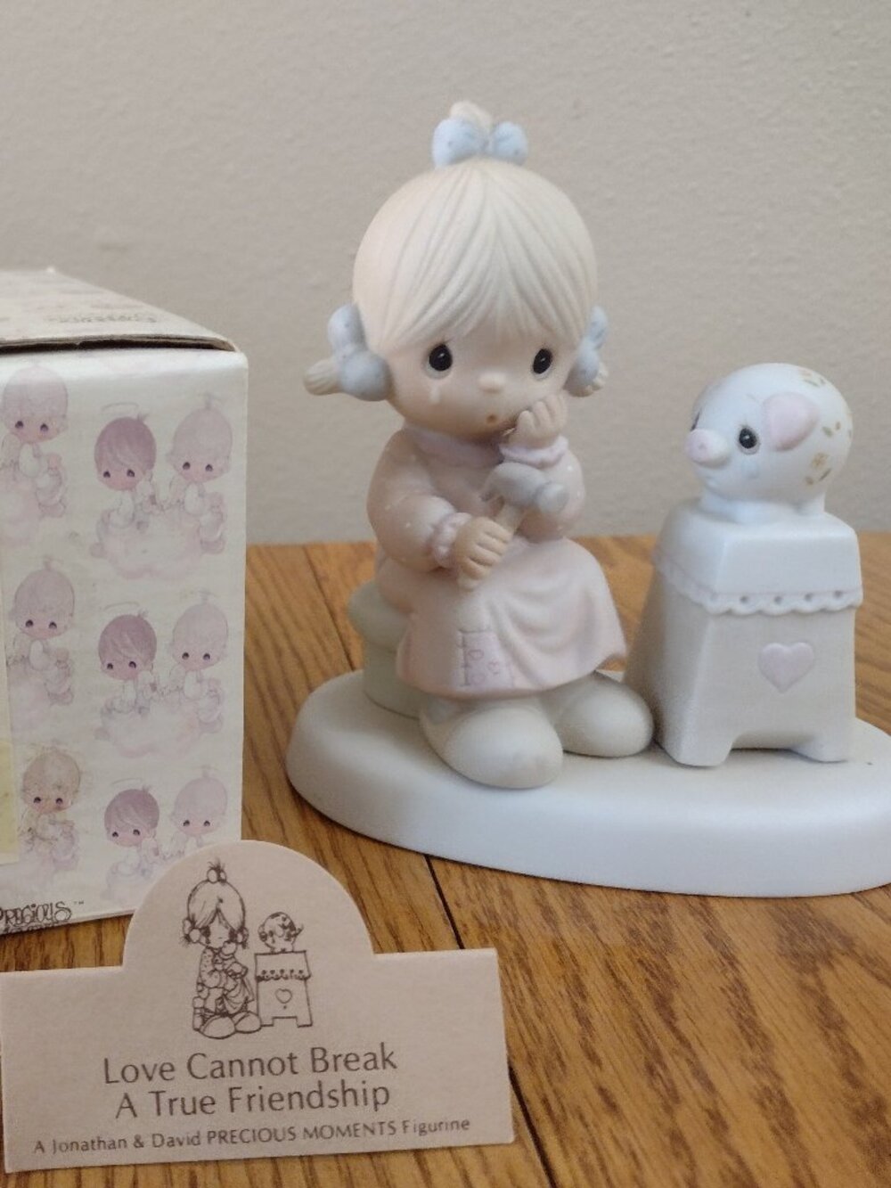 Precious Moments Figurine "Love Cannot Break a True Friendship" #E-4722 with box